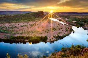 总之,先确定结构,再填充内容,确保满足用户的所有要求。德甲联赛哪个球队没拿过冠军